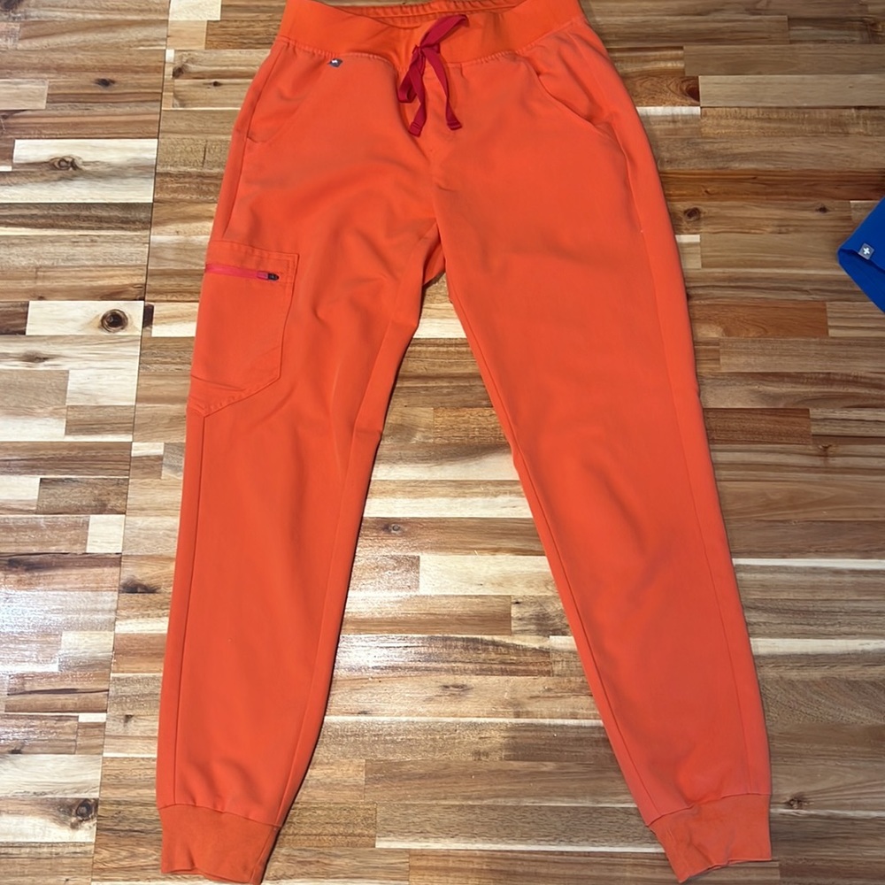 FIGS ZAMORA JOGGER- SUNSET ORANGE